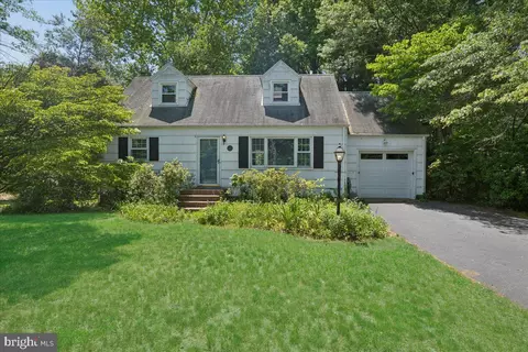 171 One Mile Rd, Cranbury, NJ 08512