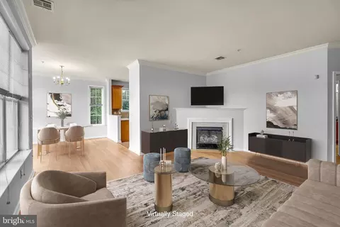 321 Masterson Ct, Ewing, NJ 08618