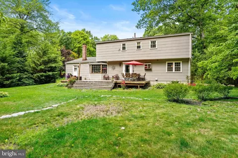 Exterior - 77 Maple Stream Rd, Hightstown, NJ 08520 photo 3 of 6