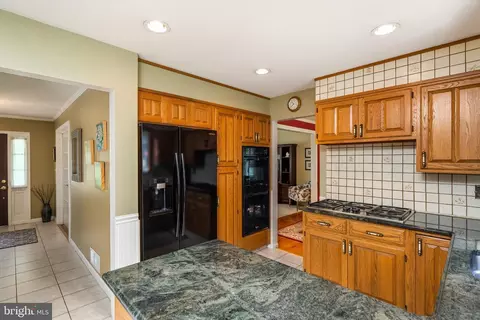 Entry Way - 77 Maple Stream Rd, Hightstown, NJ 08520 photo 3 of 4