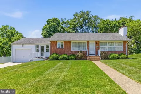 102 Glenview Dr, Lawrence, NJ 08648