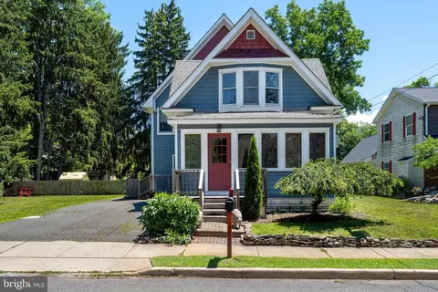 407 Reading St, Pennington, NJ 08534