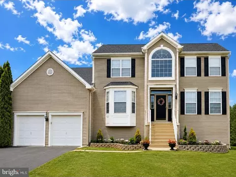 27 Queensboro Ter, Hightstown, NJ 08520