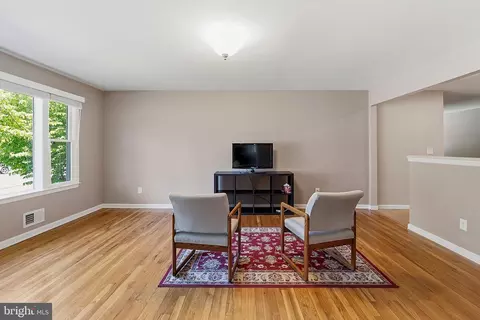Living - 17 Brophy Dr, Ewing, NJ 08638 photo 3 of 4