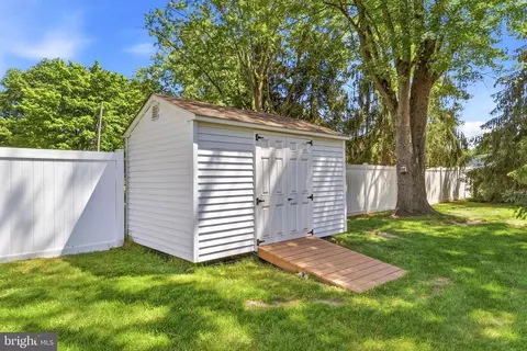 Exterior - 17 Brophy Dr, Ewing, NJ 08638 photo 7 of 11