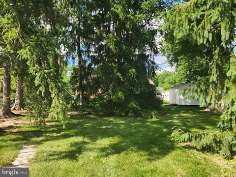 Exterior - 17 Brophy Dr, Ewing, NJ 08638 photo 10 of 11