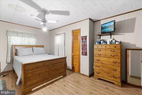 Bedroom - 21 Buttonwood Dr, Ewing, NJ 08638 photo 2 of 2