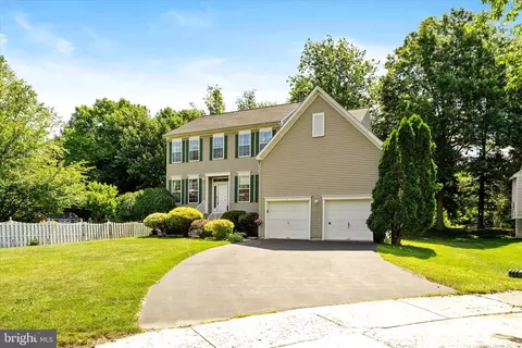 1 Warwick Pl, East Windsor, NJ 08520