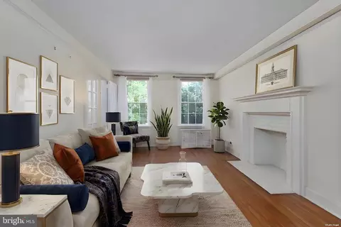 3 Palmer Sq W #D, Princeton, NJ 08542