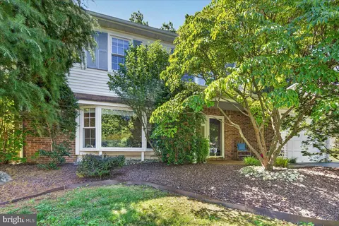 23 Albert E Bonacci Dr, Hamilton, NJ 08690