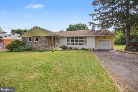 2232 Pennington Rd, Trenton, NJ 08638
