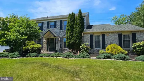 21 Winthrop Rd, Lawrenceville, NJ 08648