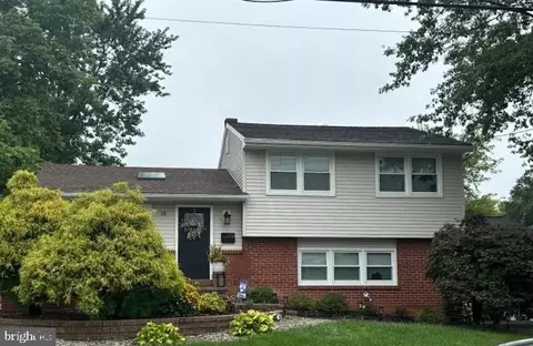 14 Wardman Ave, Ewing, NJ 08638