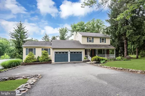 83 Hart Ave, Hopewell, NJ 08525