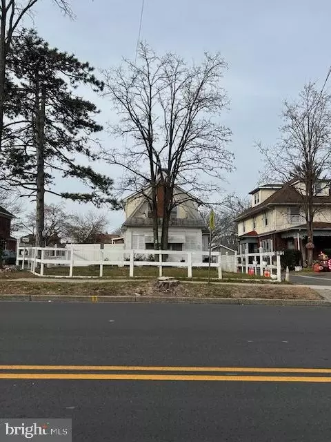 822 Greenwood Ave, Trenton, NJ 08609