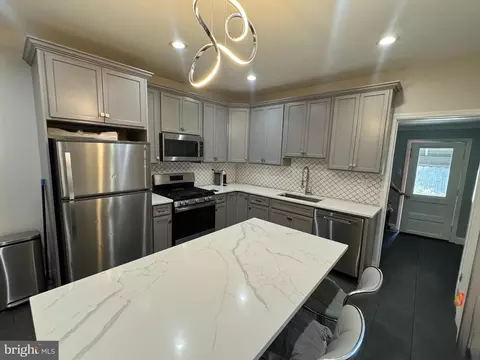 81 Liberty St, Trenton, NJ 08611