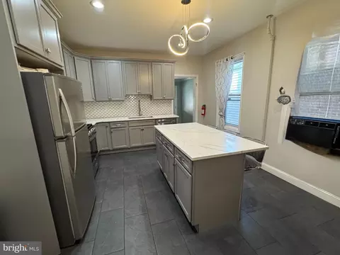 81 Liberty St, Trenton, NJ 08611