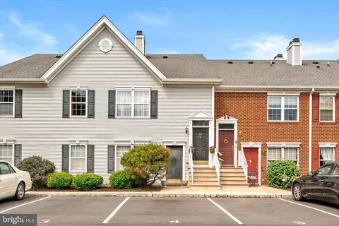 201 Moore Ct, Pennington, NJ 08534