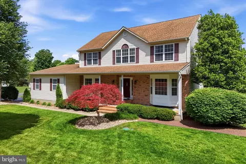 22 Cottage Place Dr, Robbinsville, NJ 08691