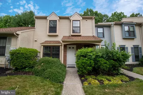 10 Devon Ct, Robbinsville, NJ 08691
