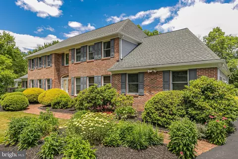 4 Indian Run, Lawrence Township, NJ 08648