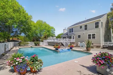 15 Annie Ln, Robbinsville, NJ 08691