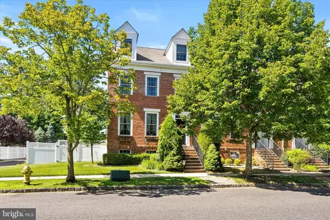 200 Union St, Robbinsville, NJ 08691