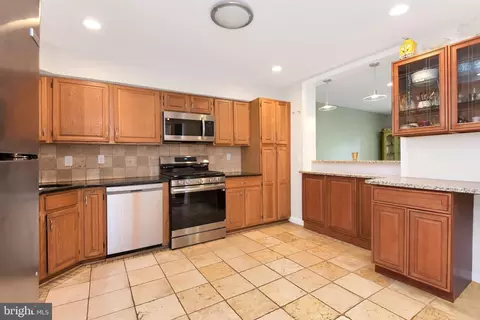 19 Exeter Ct, Princeton, NJ 08540