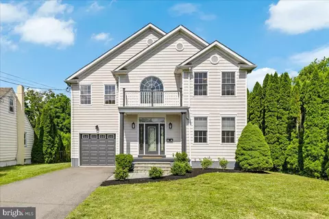 35 Leavitt Ln, Princeton, NJ 08540