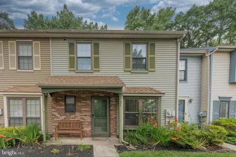 27 Tynemouth Ct, Robbinsville, NJ 08691