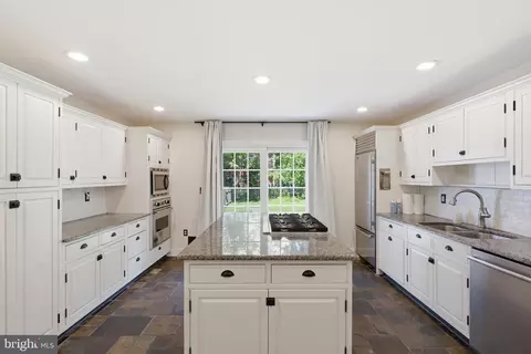 4273 Quakerbridge Rd, Princeton, NJ 08540
