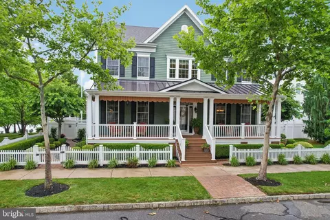1131 Lake Dr E, Robbinsville, NJ 08691
