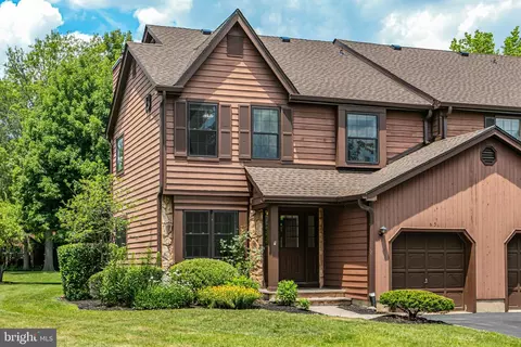 65 Cliveden Ct, Lawrence Township, NJ 08648