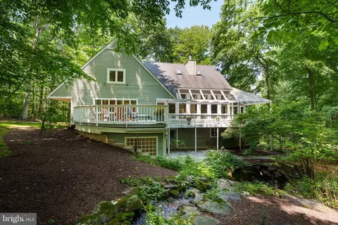 30 Poor Farm Rd, Pennington, NJ 08534