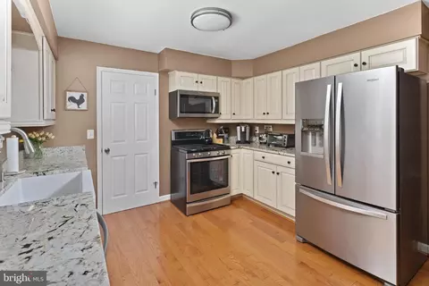 Kitchen - 99 Willis Dr, Ewing, NJ 08628 photo 3 of 4