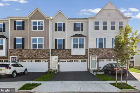 77 Pratt Ln, Lawrence Township, NJ 08648