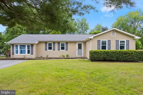 469 Flock Rd, Hamilton, NJ 08619