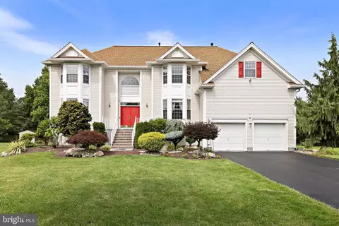 7 Taft Ct, East Windsor, NJ 08520
