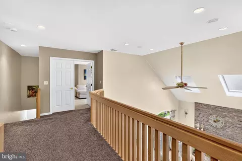 Entry Way - 15 Scenic Dr, Ewing, NJ 08628 photo 4 of 5