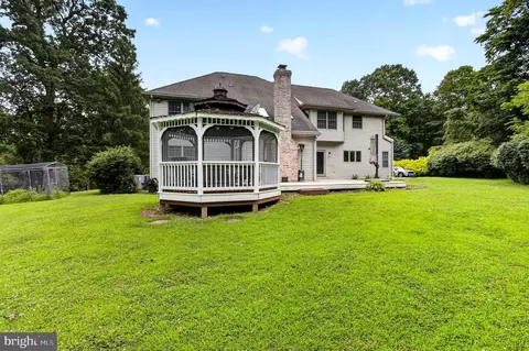 Exterior - 15 Scenic Dr, Ewing, NJ 08628 photo 5 of 6