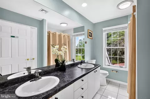 Bath - 15 Scenic Dr, Ewing, NJ 08628 photo 5 of 5