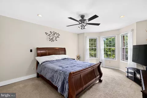 Bedroom - 15 Scenic Dr, Ewing, NJ 08628 photo 7 of 8