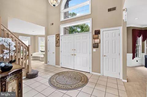 Entry Way - 15 Scenic Dr, Ewing, NJ 08628 photo 3 of 5