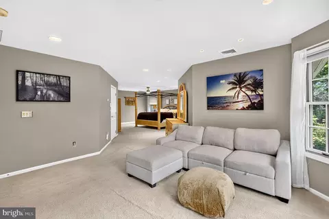 Bedroom - 15 Scenic Dr, Ewing, NJ 08628 photo 3 of 8