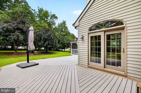 Exterior - 15 Scenic Dr, Ewing, NJ 08628 photo 4 of 6