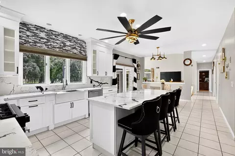 Kitchen - 15 Scenic Dr, Ewing, NJ 08628 photo 4 of 4