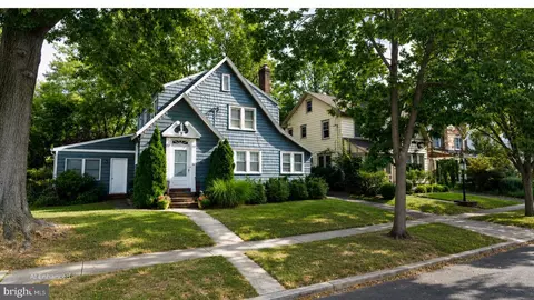 38 Abernethy Dr, Trenton, NJ 08618