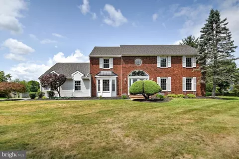 17 Findley Ln, West Windsor, NJ 08550