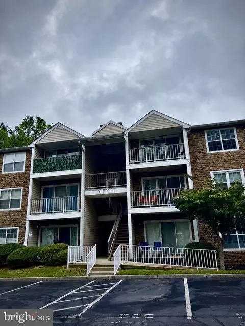 17 Holly Ct, Hamilton, NJ 08619