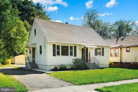 529 Hunt Ave, Hamilton, NJ 08610